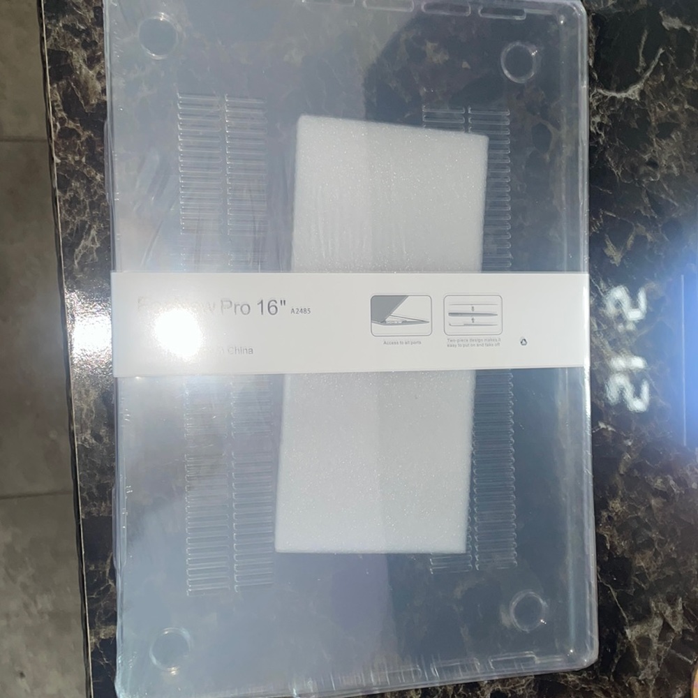 **BRAND NEW** pro 16 inch case 2021